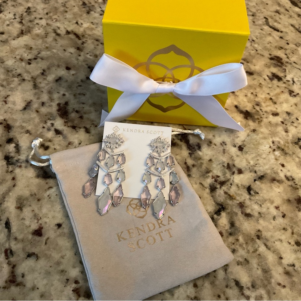 New Rare Kendra Scott Alexandria Tiered Statement Earrings Silver In White